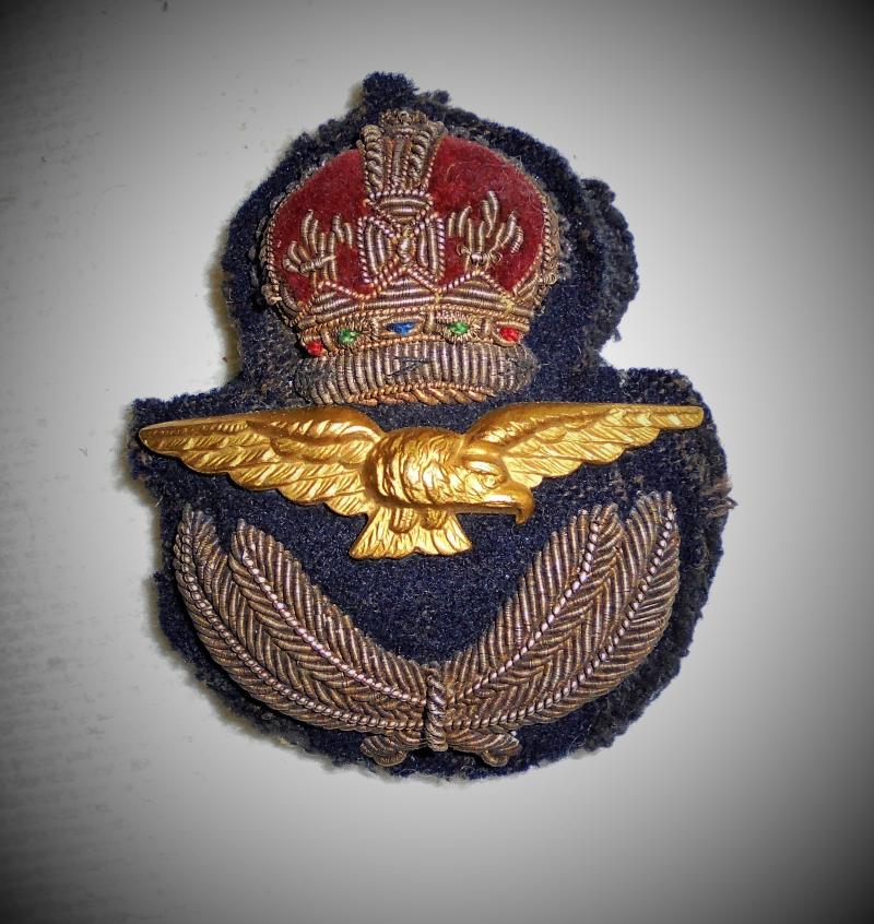 WWII Officers cap badge